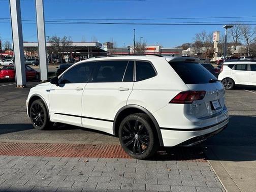 2021 Volkswagen Tiguan 2.0T SE R-Line Black