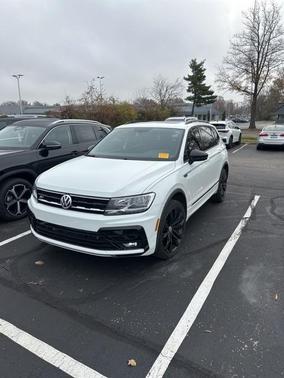 2021 Volkswagen Tiguan 2.0T SE R-Line Black