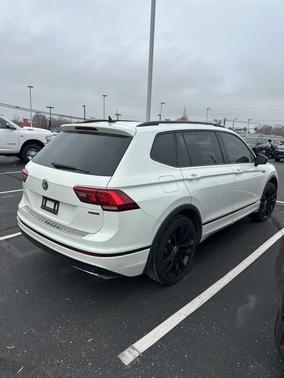 2021 Volkswagen Tiguan 2.0T SE R-Line Black