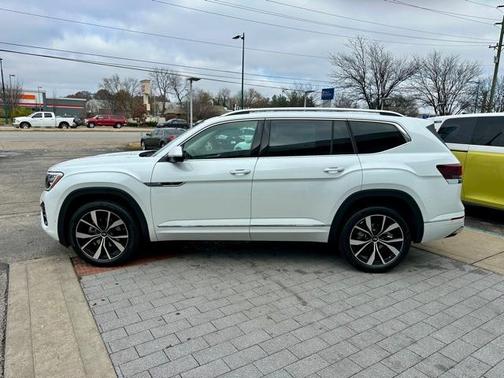 2026 Volkswagen Atlas 2.0T SEL Premium R-Line