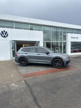 2023 Volkswagen Tiguan 2.0T SE R-Line Black
