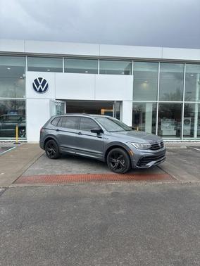 2023 Volkswagen Tiguan 2.0T SE R-Line Black