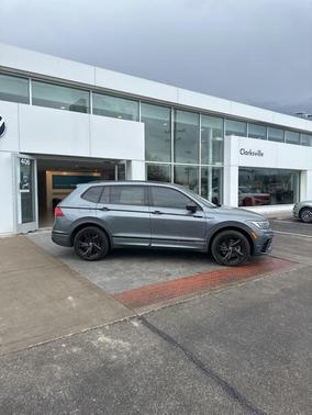 2023 Volkswagen Tiguan 2.0T SE R-Line Black