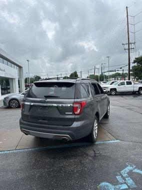 Magnetic 2017 Ford Explorer XLT