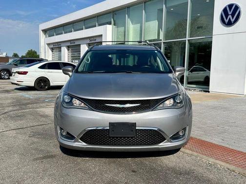 Billet Silver Metallic 2018 Chrysler Pacifica Touring-L