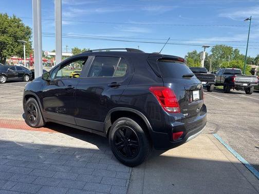 Midnight Blue Metallic 2021 Chevrolet Trax LT