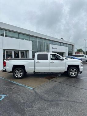 Summit White 2018 Chevrolet Silverado 1500 LT