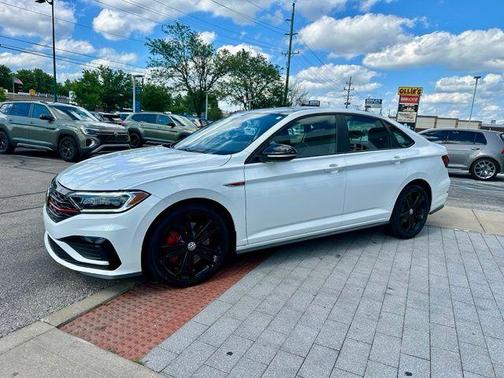 Pure White w/ Black Roof 2021 Volkswagen Jetta GLI 2.0T Autobahn