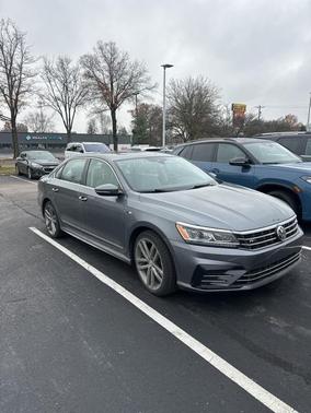 2019 Volkswagen Passat 2.0T SE R-Line