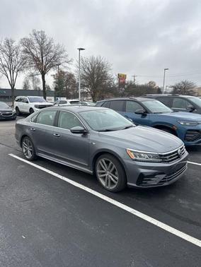 2019 Volkswagen Passat 2.0T SE R-Line