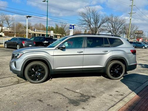 Mist 2026 Volkswagen Atlas 2.0T SE w/Technology