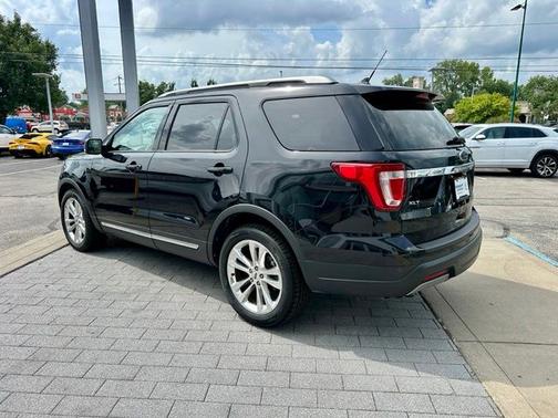 Black Metallic 2019 Ford Explorer XLT