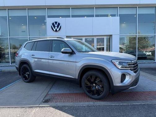 2025 Volkswagen Atlas 2.0T SE w/Technology 4MOTION
