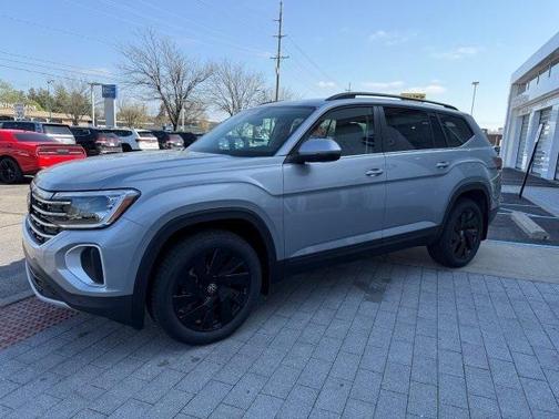 2025 Volkswagen Atlas 2.0T SE w/Technology 4MOTION