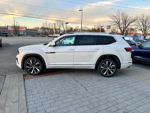 2026 Volkswagen Atlas 2.0T SEL Premium R-Line