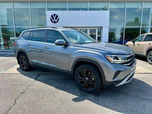 Platinum Gray Metallic 2023 Volkswagen Atlas 2.0T SE