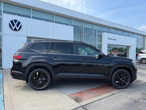 Black 2026 Volkswagen Atlas 2.0T SE w/Technology