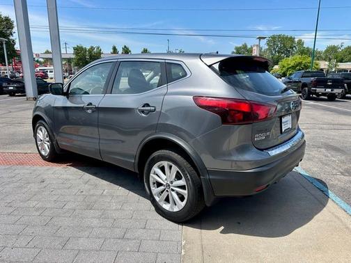 Gun Metallic 2018 Nissan Rogue Sport S