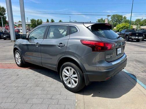 Gun Metallic 2018 Nissan Rogue Sport S