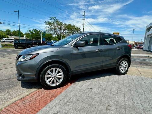 Gun Metallic 2018 Nissan Rogue Sport S