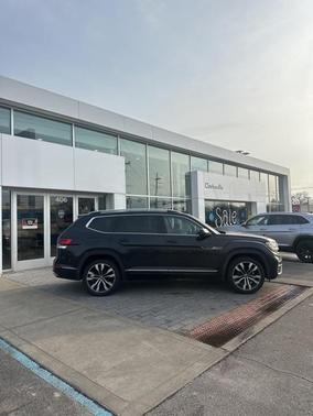 2022 Volkswagen Atlas 3.6L SEL Premium R-Line