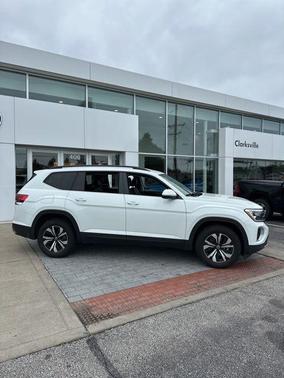 Pure White 2024 Volkswagen Atlas 2.0T SE