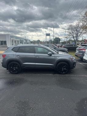 2024 Volkswagen Taos 1.5T SEL