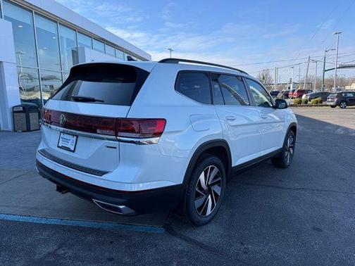 Opal White Pearl 2026 Volkswagen Atlas 2.0T SE W/TECHNOLOGY