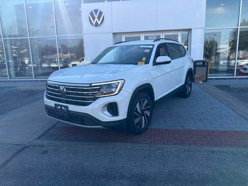 White 2025 Volkswagen Atlas 2.0T SE w/Technology