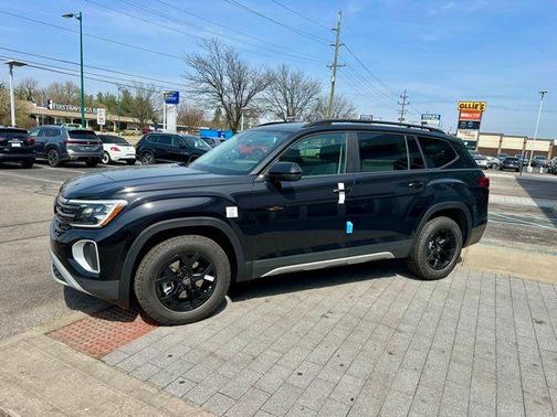 2026 Volkswagen Atlas 2.0T Peak Edition