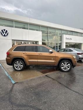 Bronze Star Pearlcoat 2011 Jeep Grand Cherokee Laredo