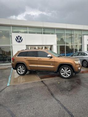 Bronze Star Pearlcoat 2011 Jeep Grand Cherokee Laredo