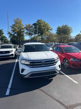 2023 Volkswagen Atlas 2.0T SE w/Technology