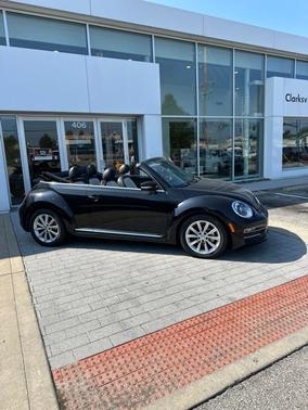 Black 2018 Volkswagen Beetle 2.0T S