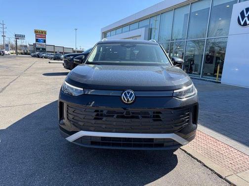 Deep Black Pearl Effect 2026 Volkswagen Tiguan 2.0T S