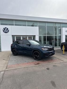 2023 Volkswagen Atlas Cross Sport 2.0T SEL R-Line Black