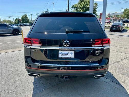 Deep Black Pearl Effect 2023 Volkswagen Atlas 3.6L SE w/Technology