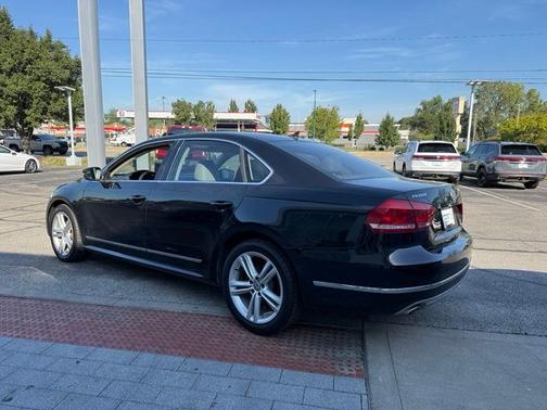 Black 2013 Volkswagen Passat 2.0 TDI SEL Premium
