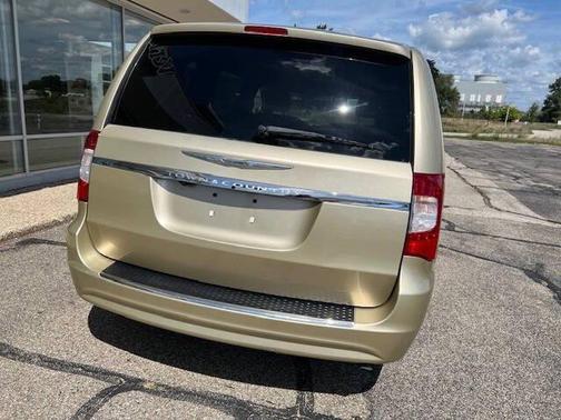2011 Chrysler Town & Country Touring