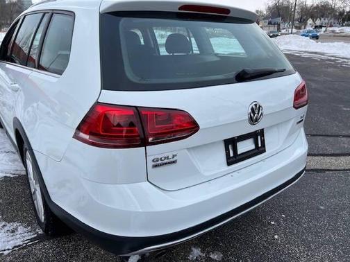 2017 Volkswagen Golf Alltrack TSI SE