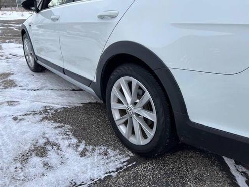 2017 Volkswagen Golf Alltrack TSI SE