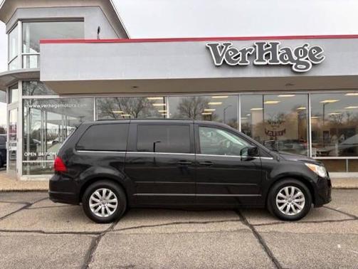 2013 Volkswagen Routan SE