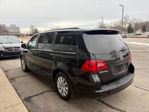2013 Volkswagen Routan SE