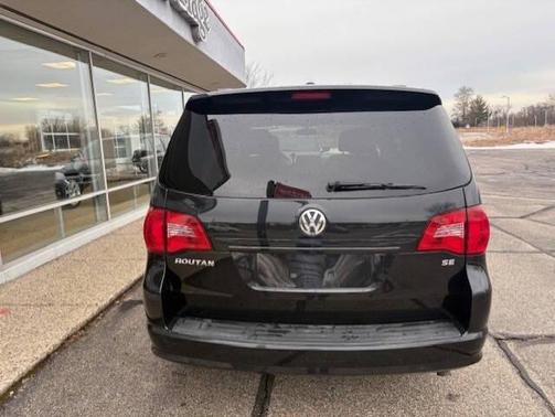 2013 Volkswagen Routan SE