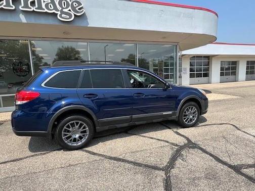2011 Subaru Outback 3.6 R Limited