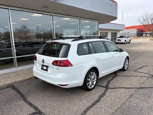 2017 Volkswagen Golf SportWagen TSI SE