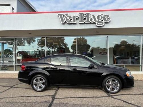 2011 Dodge Avenger Lux