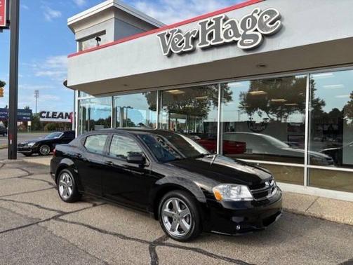 2011 Dodge Avenger Lux