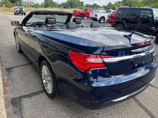 2013 Chrysler 200 Limited