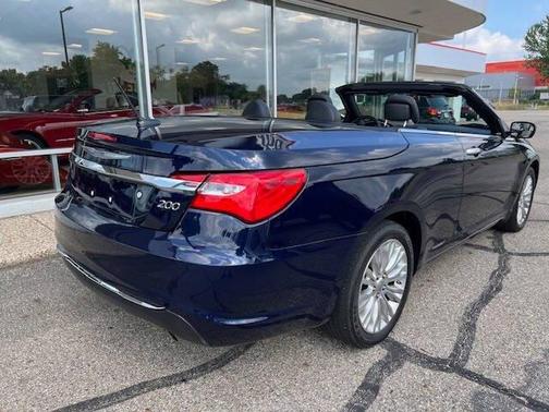 2013 Chrysler 200 Limited